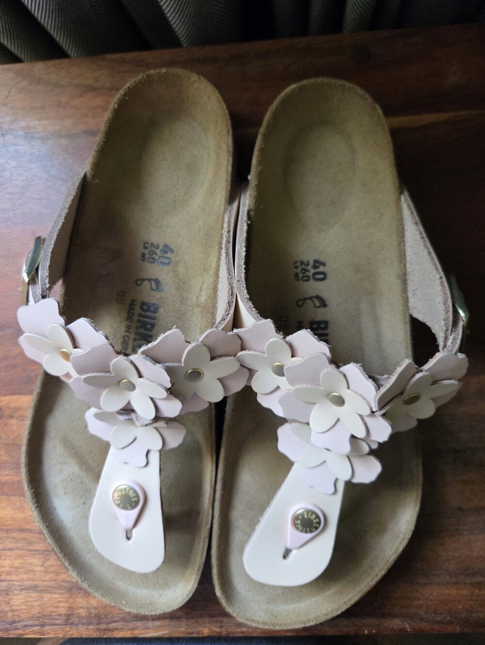 Nw/oT | Birkenstock Gizeh Floral Thong Sandal